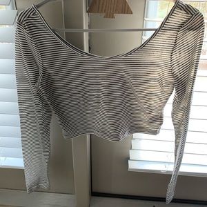 Gianni Bini long sleeve crop top